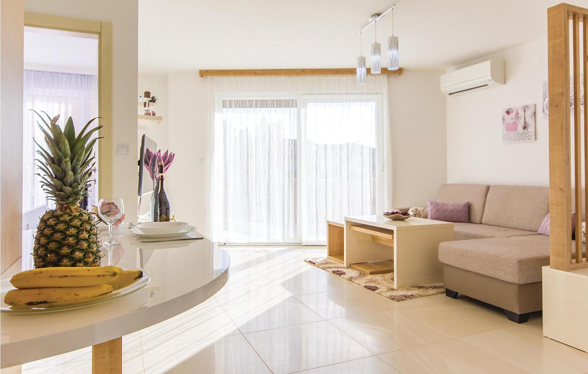 Lovely Apartment In Medulin With Kitchen Kültér fotó