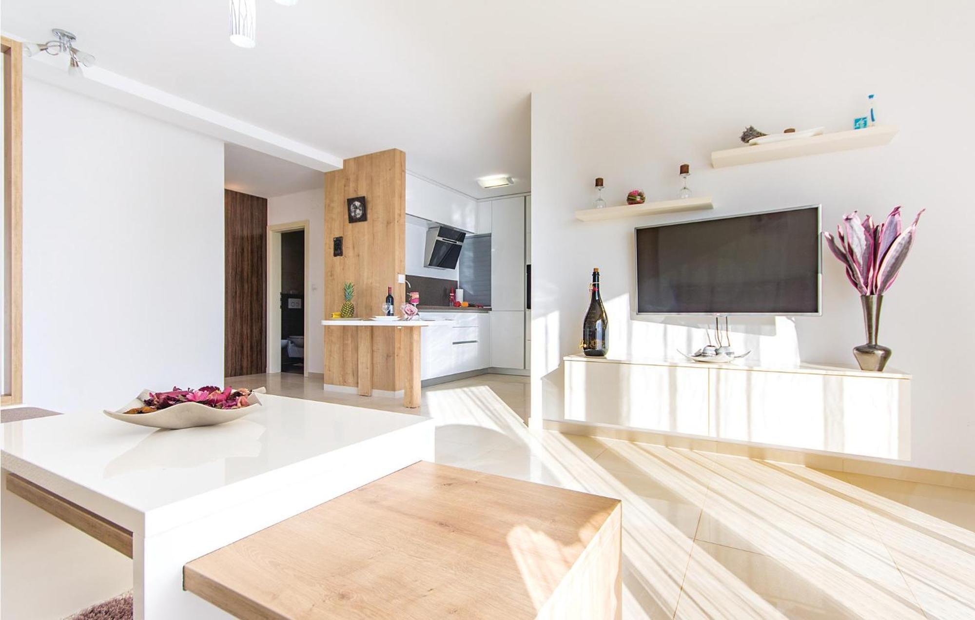 Lovely Apartment In Medulin With Kitchen Kültér fotó