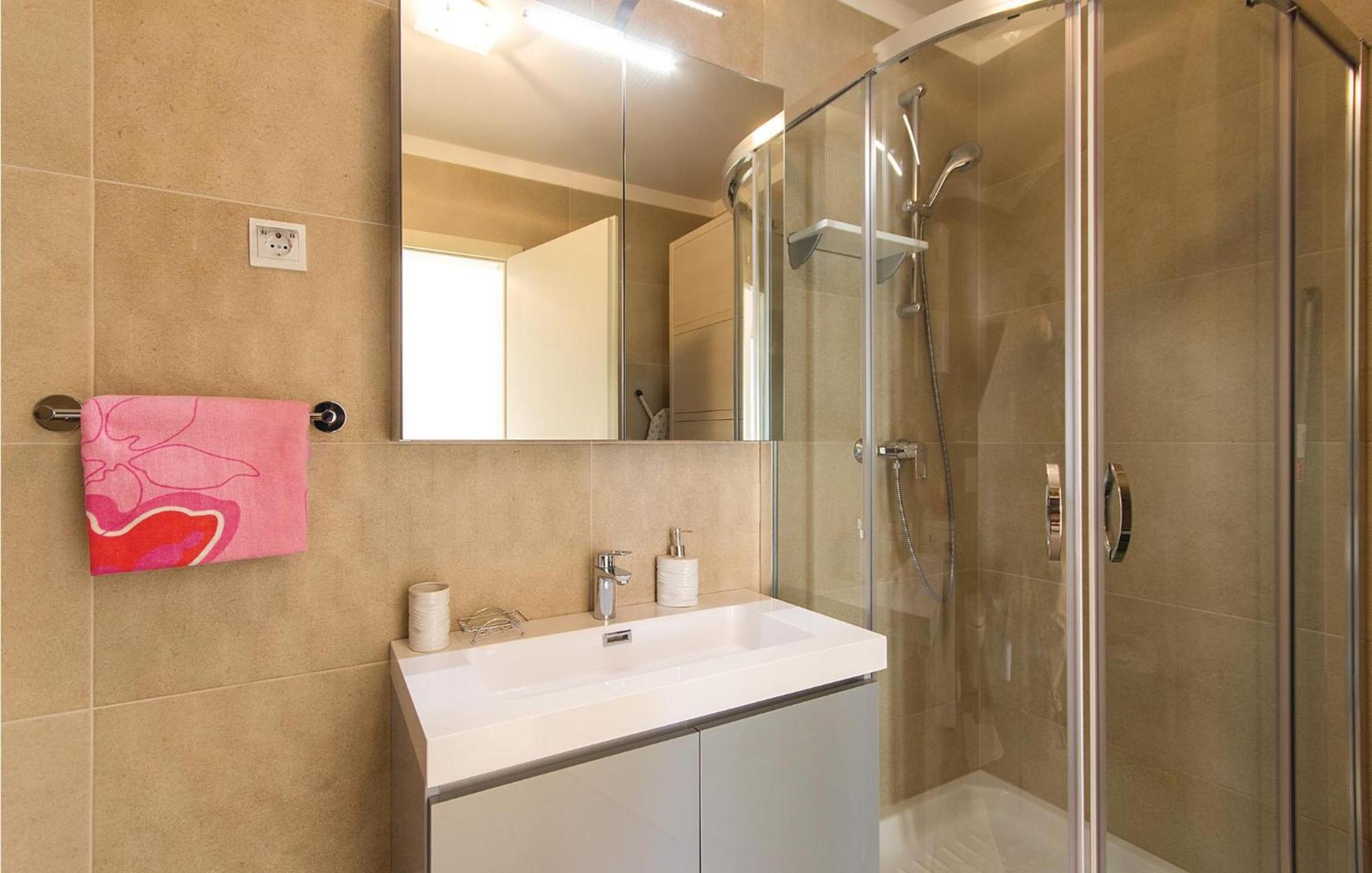 Lovely Apartment In Medulin With Kitchen Kültér fotó