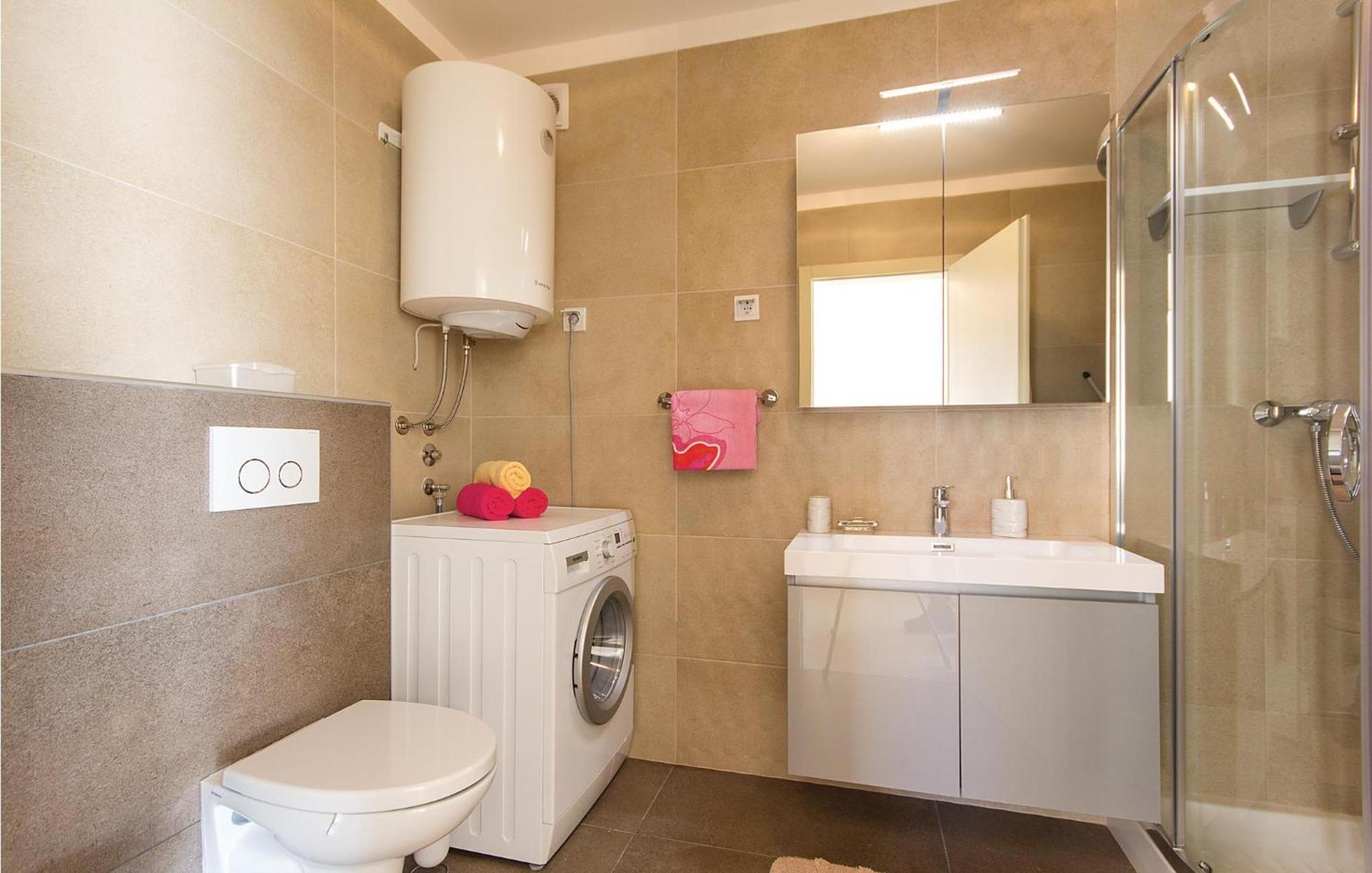 Lovely Apartment In Medulin With Kitchen Kültér fotó