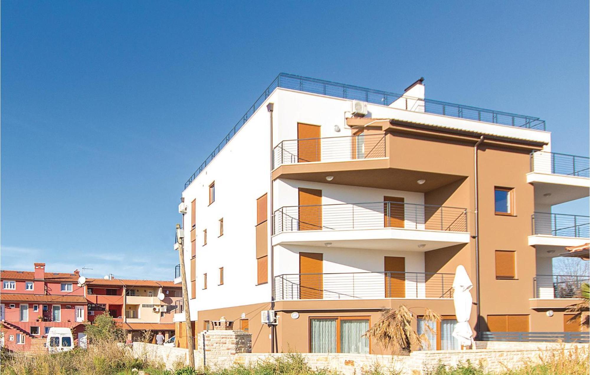 Lovely Apartment In Medulin With Kitchen Kültér fotó